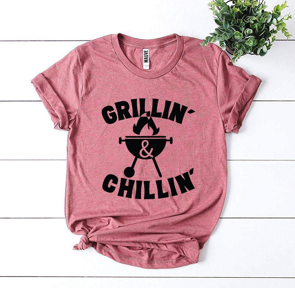 Grillin' And Chillin' – Funny BBQ Lover Graphic T-Shirt