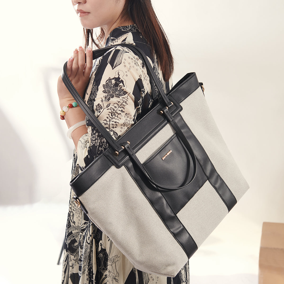 Canvas Nappy Handbag – Stylish Mum Tote Bag for Baby Essentials